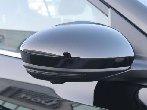 Used 2025 Nissan Sentra SR w/ SR Premium Package image 13