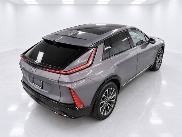 Used 2024 Cadillac Lyriq Sport AWD/4WD image 9