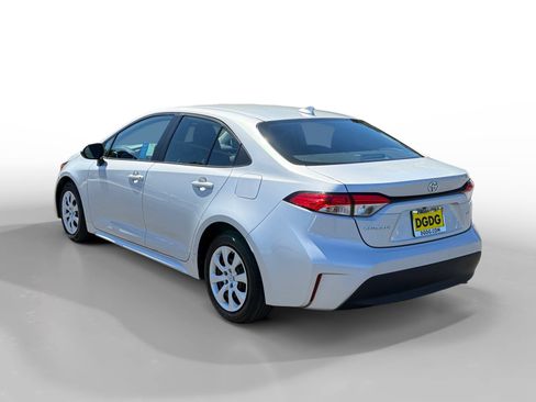 Used 2023 Toyota Corolla LE FWD image 3