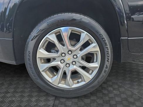 Used 2019 Chevrolet Traverse Premier FWD image 39