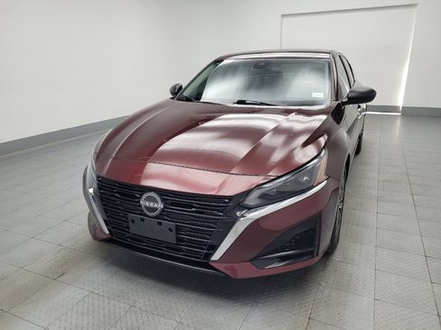 Used 2024 Nissan Altima 2.5 SV FWD image 15