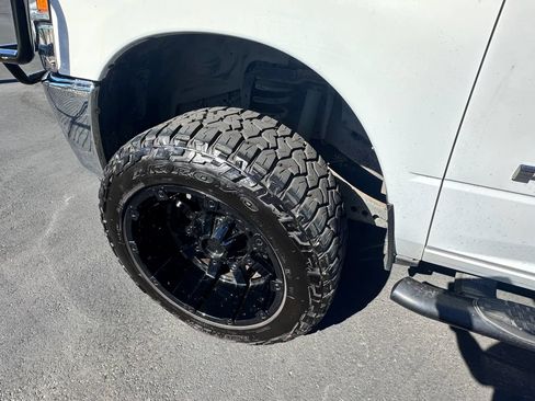 Used 2020 RAM 2500 Tradesman w/ Chrome Appearance Group AWD/4WD image 28