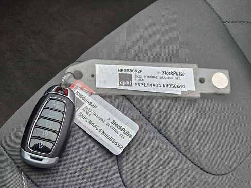 Used 2022 Hyundai Elantra SEL image 31