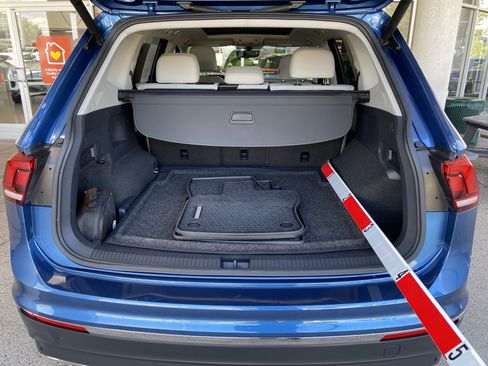 Used 2019 Volkswagen Tiguan SEL AWD/4WD image 18