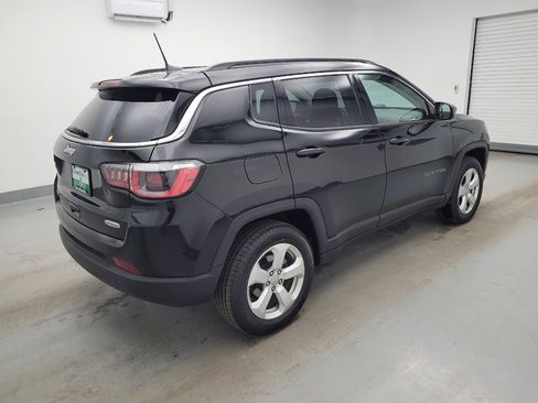 Used 2019 Jeep Compass Latitude w/ Popular Equipment Group AWD/4WD image 10