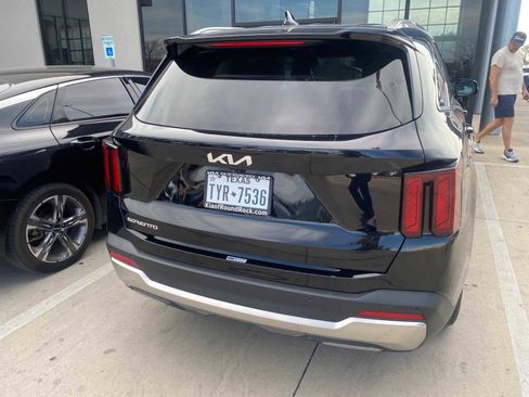 Certified 2024 Kia Sorento S image 6