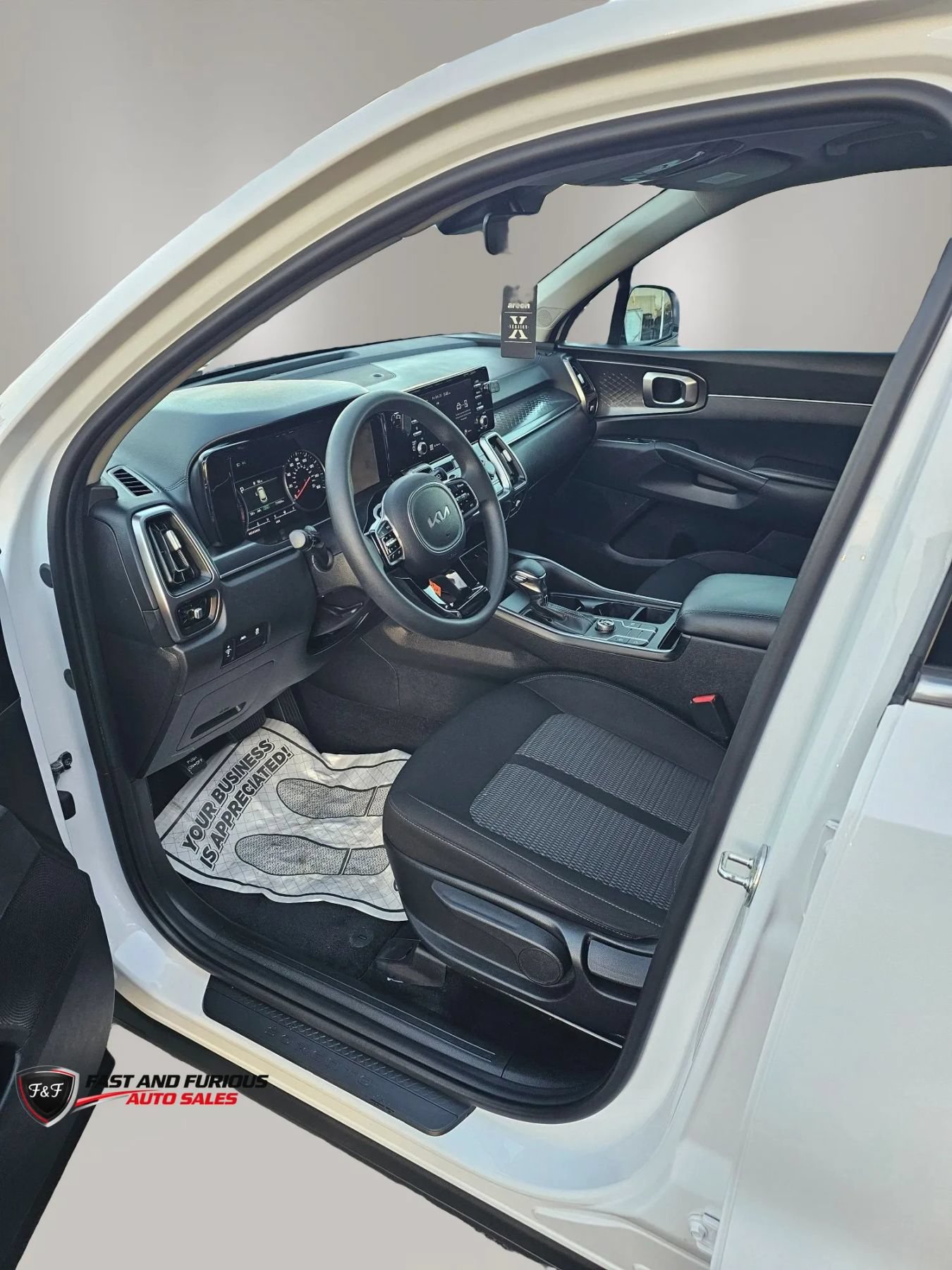 Used 2023 Kia Sorento LX FWD image 6
