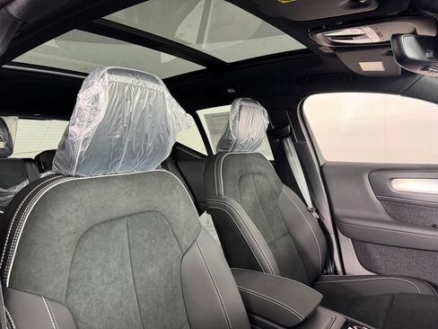 New 2026 Volvo XC40 B5 Ultra w/ Protection Package Premier AWD/4WD image 7