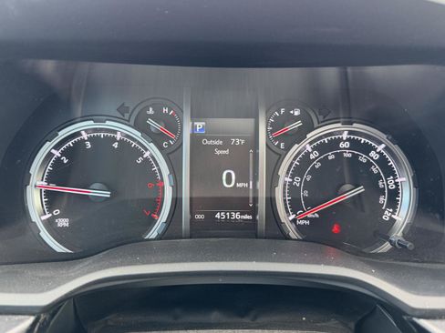Used 2023 Toyota 4Runner TRD Off-Road Premium w/ Moonroof Package AWD/4WD image 25