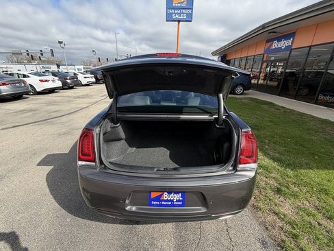 Used 2023 Chrysler 300 S w/ Comfort Group RWD image 7