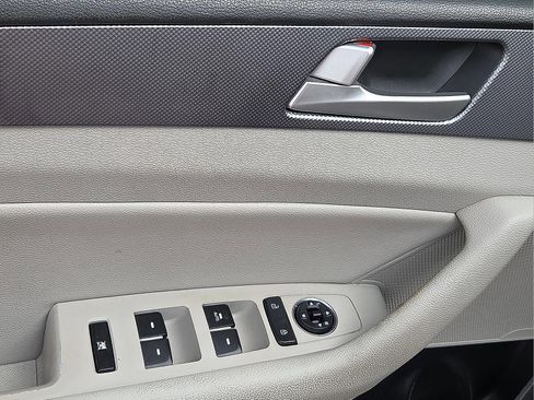 Used 2016 Hyundai Sonata SE image 13