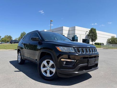 Used 2019 Jeep Compass Latitude AWD/4WD image 2