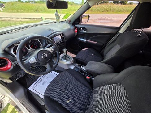 Used 2015 Nissan Juke S FWD image 4