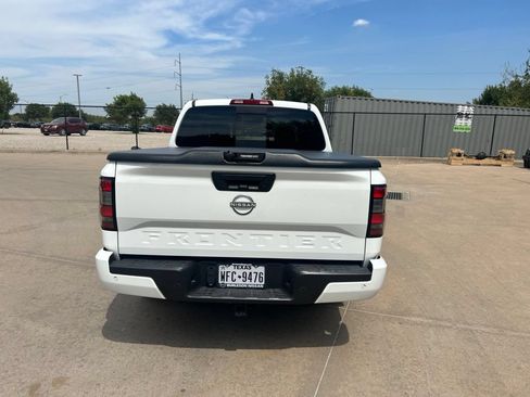 Certified 2025 Nissan Frontier SV w/ SV Convenience Package RWD image 4