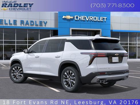 New 2026 Chevrolet Traverse LT w/ Enhanced Driving Package image 3