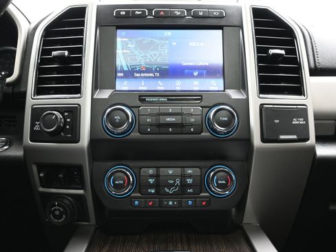 Used 2021 Ford F250 Lariat AWD/4WD image 17