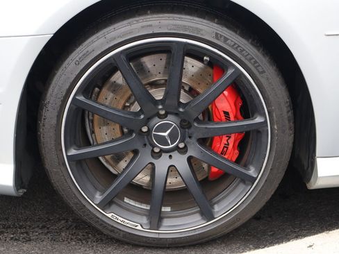Used 2013 Mercedes-Benz SL 63 AMG image 11