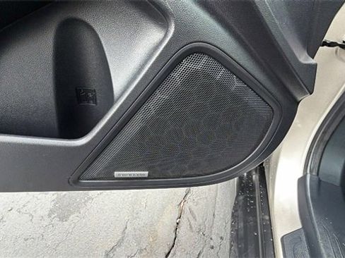 Used 2020 Subaru Outback Limited image 21