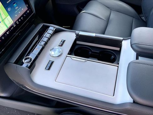 New 2026 Lincoln Navigator Reserve w/ Jet Appearance Package AWD/4WD image 7