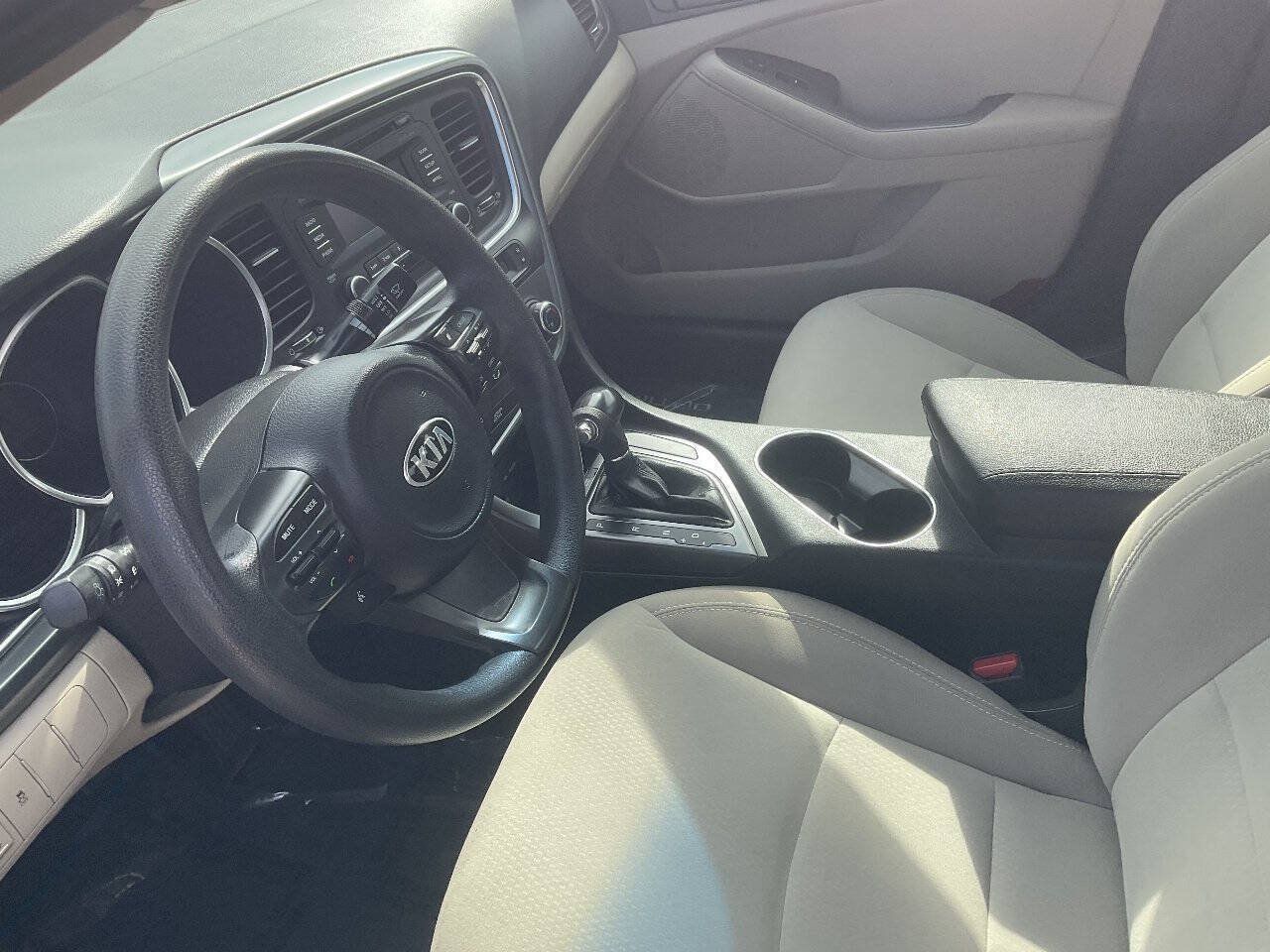 Used 2015 Kia Optima LX FWD image 11