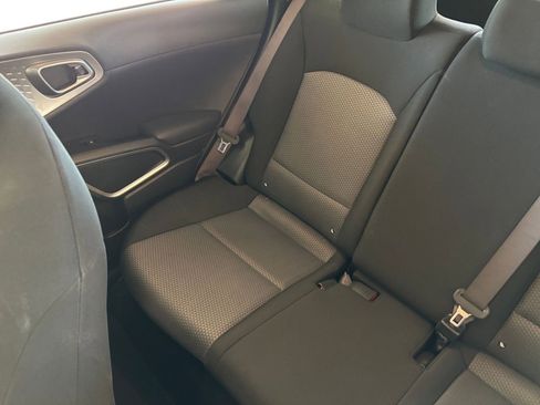 Used 2025 Kia Soul LX w/ LX Technology Package FWD image 37