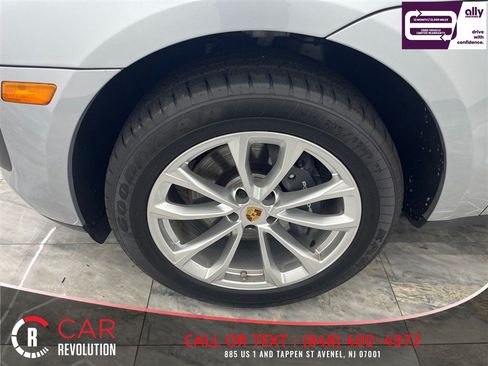 Used 2022 Porsche Macan w/ Premium Package Plus AWD/4WD image 46