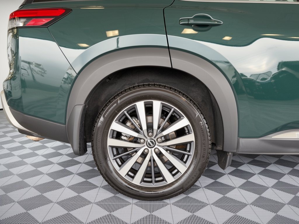 Used 2022 Nissan Pathfinder Platinum w/ Cargo Package AWD/4WD image 13