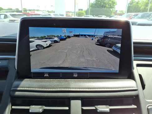 Used 2021 Chevrolet Suburban Premier image 14