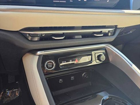 New 2025 Audi Q5 Premium image 29