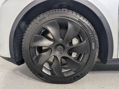 Used 2021 Tesla Model Y Long Range AWD/4WD image 11