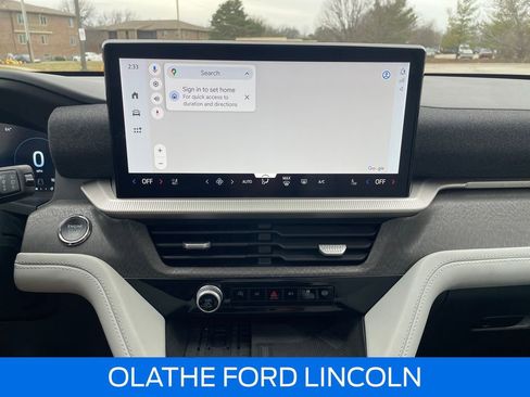 Used 2025 Ford Explorer Platinum w/ LUX Leather Package image 14