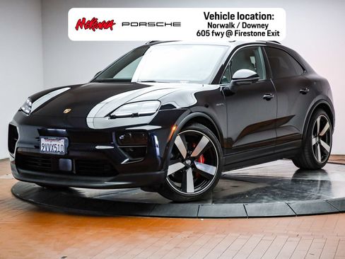Certified 2025 Porsche Macan 4S Electric AWD/4WD image 1