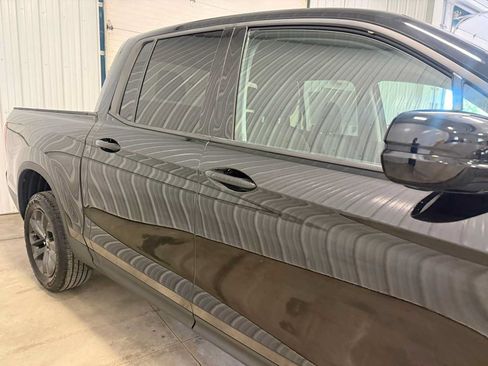 Used 2023 Honda Ridgeline Sport image 11