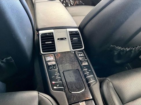 Used 2016 Porsche Panamera S image 10