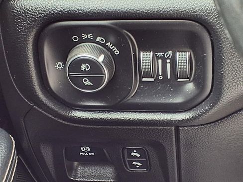 Used 2019 RAM 1500 Laramie image 20