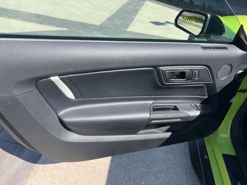 Used 2020 Ford Mustang Shelby GT500 w/ Technology Package RWD image 15