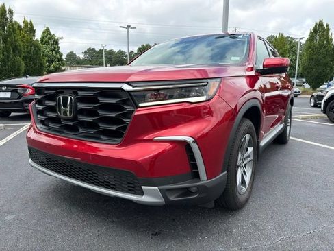 Certified 2025 Honda Pilot EX-L image 2