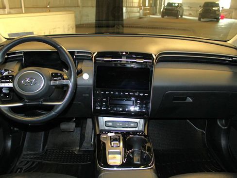 Used 2022 Hyundai Tucson Limited image 9