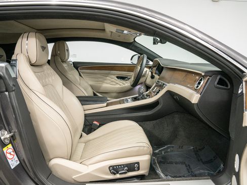 Used 2024 Bentley Continental GT V8 AWD/4WD image 31