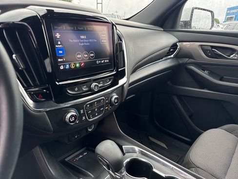Used 2023 Chevrolet Traverse LT FWD image 23