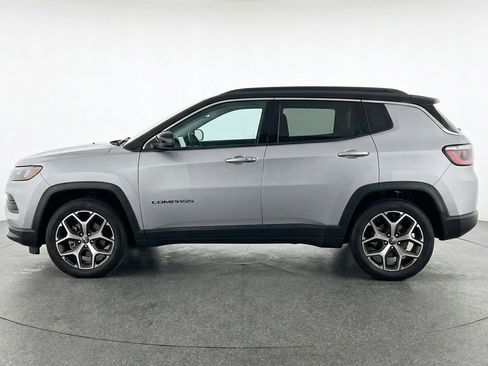 Used 2025 Jeep Compass Limited image 5