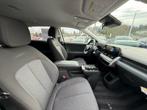 Certified 2025 Hyundai Ioniq 5 SE image 17