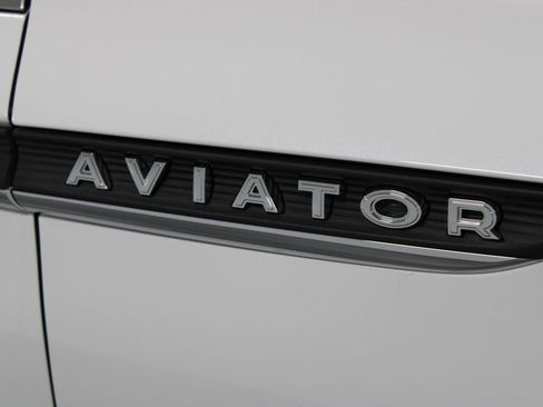 New 2026 Lincoln Aviator AWD image 11