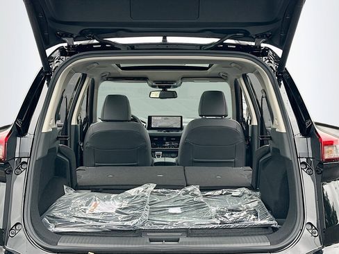 New 2025 Nissan Rogue Platinum image 7