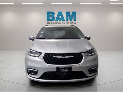 Used 2023 Chrysler Pacifica Pinnacle