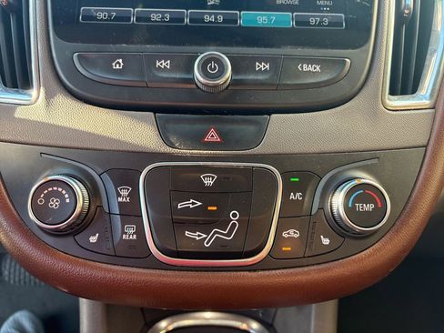 Used 2016 Chevrolet Malibu LT w/ Leather Package image 16