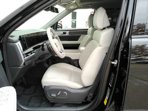 Used 2024 Hyundai Santa Fe Limited image 16