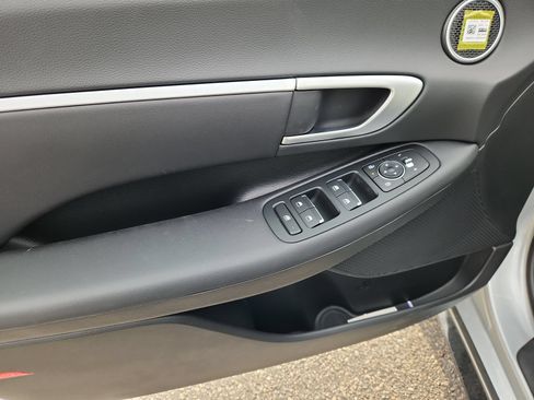 Used 2025 Hyundai Sonata SEL FWD image 9
