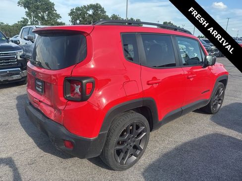 Used 2021 Jeep Renegade Latitude FWD image 3