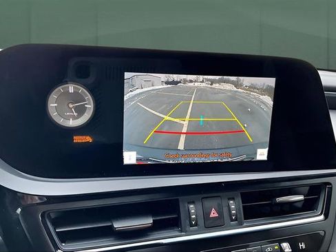 Used 2023 Lexus ES 350 w/ Accessory Package (Z2) image 17